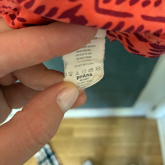 PraNa Luca Geometric Pattern Racerback Performance Tank Top - Picture 5 of 7